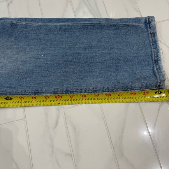 Lovervet by Vervet High Rise Jeans with a Medium Blue Wash. Size 28/7 - Picture 13 of 14
